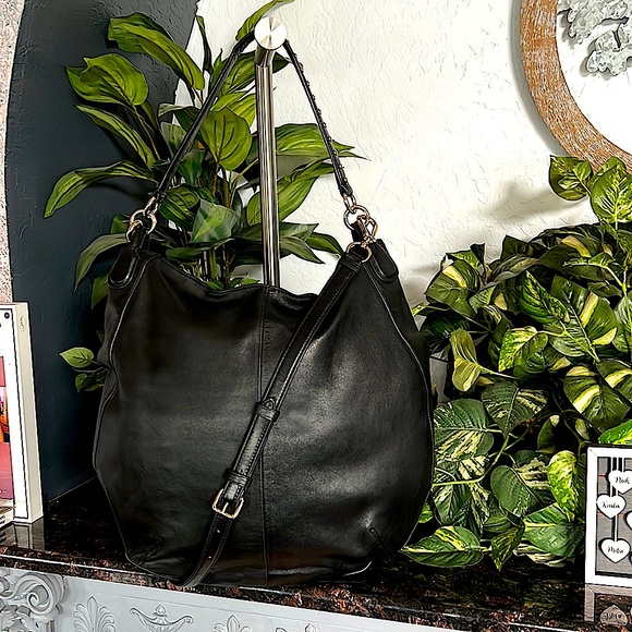 Coach CIRCLE HOBO IN STUDDED CALF LEATHER - Picture 2 of 11